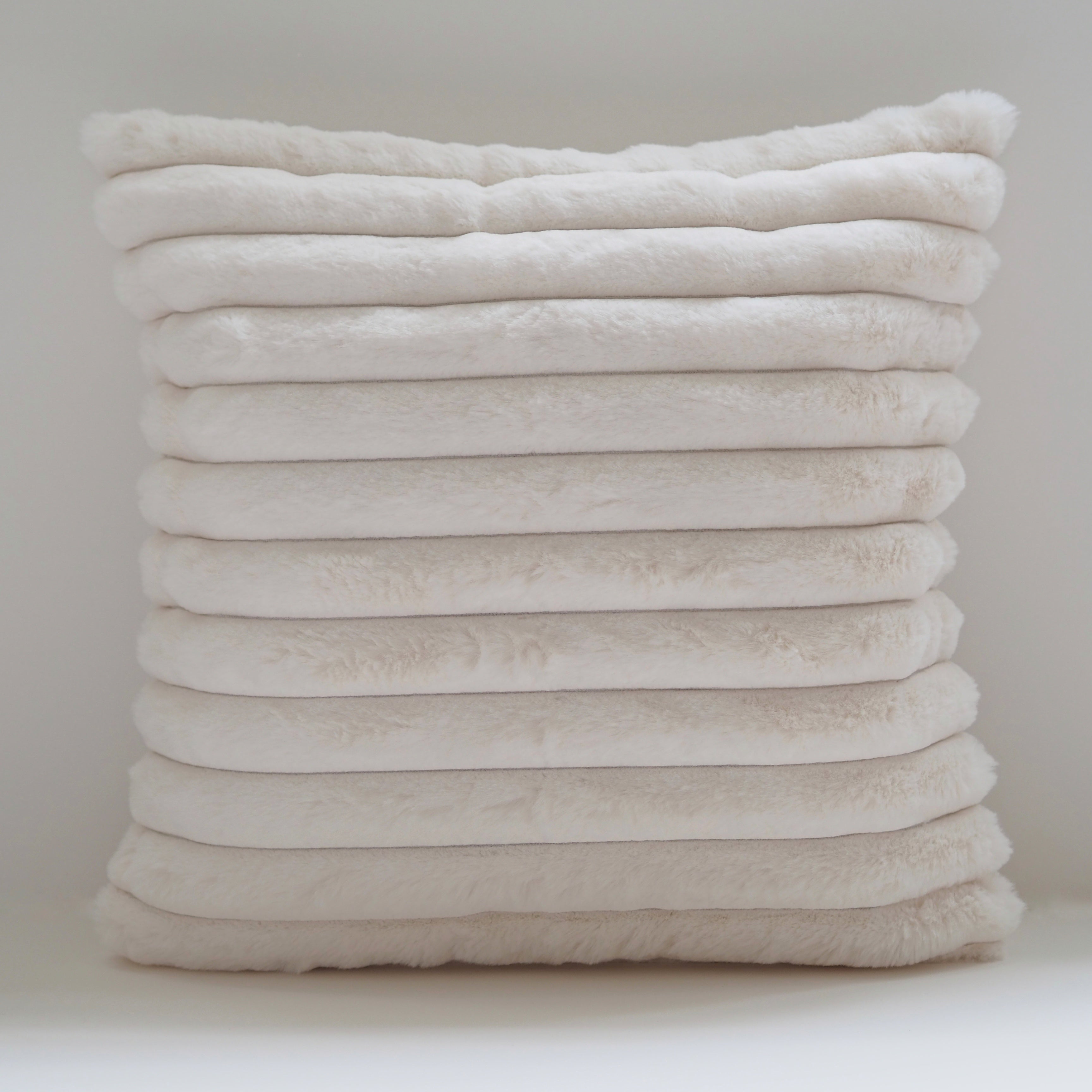 Faux fur 2024 ruched pillow